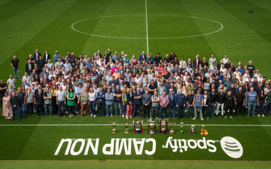 Fotografia dels companys esportius acomiadant el Camp Nou el 30 de Maig de 2023.